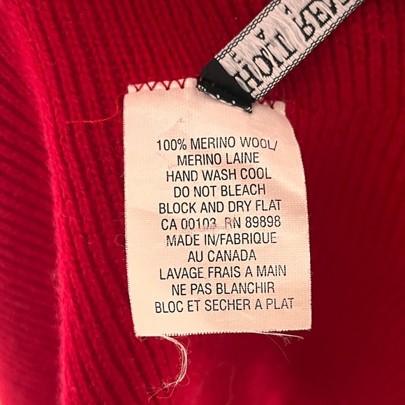 Glorious Red Holt Renfrew Merino Shawl - Picture 2 of 5